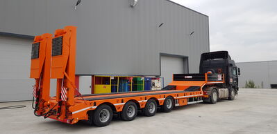 GT LOWBED SEMI TRAILERS which is knows also low loader and can carry heavy loads , excavators , construction machines, transformer, generator , cranes , caravans , army tanks and different kind of big machines. Lowbed Semi Trailers can be produced between 2 axles to 8 axles and loading capacity starting from 20 Tons to 180 Tons , rear or front loading Lowbed Trailers and platform as customer demand with different kind of specification according to demand. Self steering axles, hydraulic auto remote control axles, pool type chassis, Low bed Trailers hydraulic ramp, platform type chassis can be used in different kind of Low bed trailer