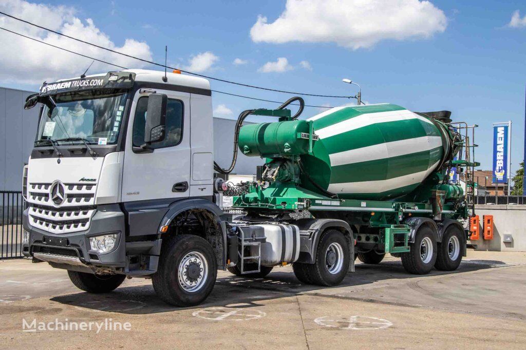 Mercedes-Benz AROCS 1943 AS 4X4+LIEBHERR 10M3 (2014) camión hormigonera