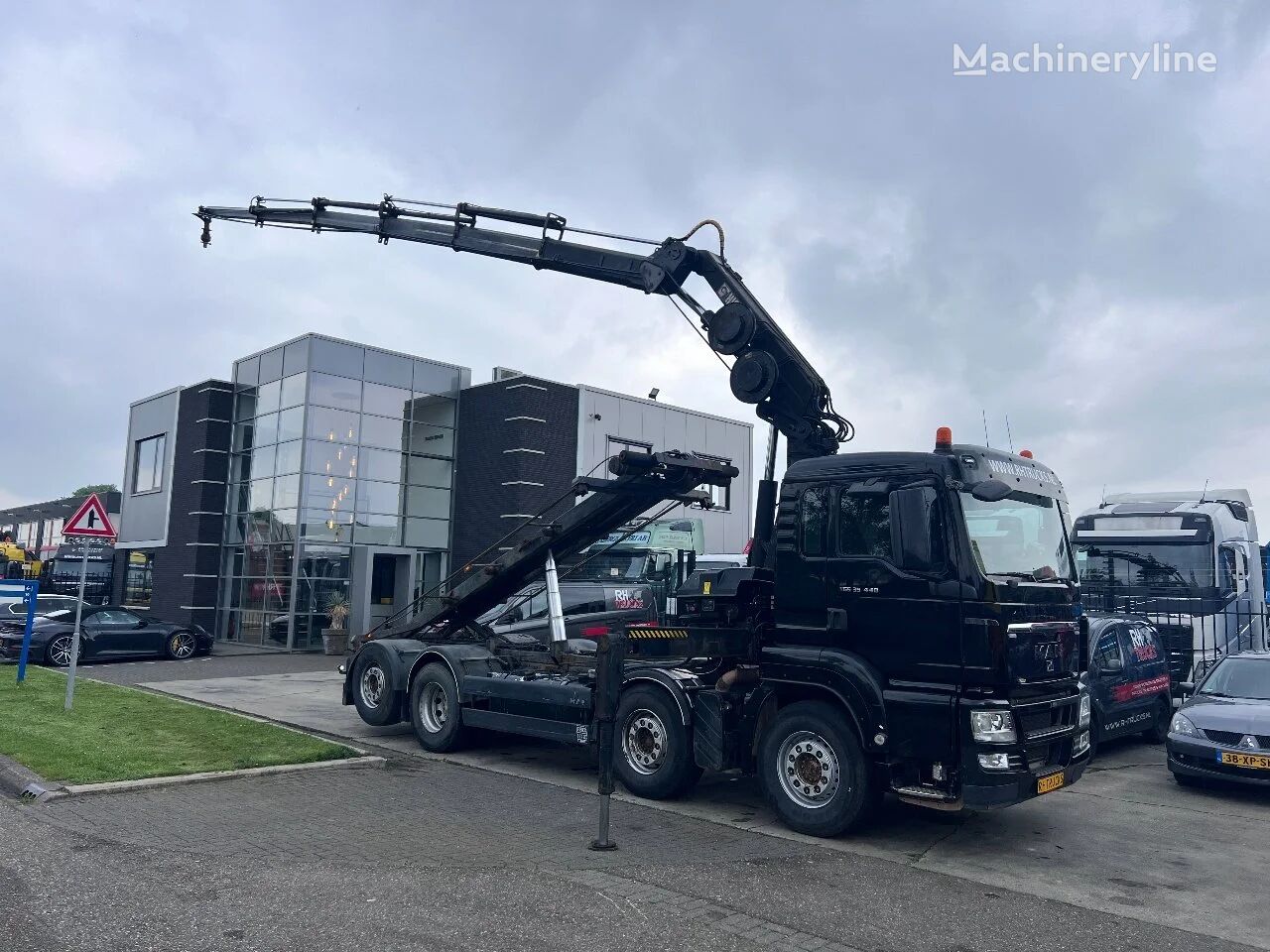 MAN TGS 35.440 8X2-4 + HIAB 220C-5 REMOTE + CABLE LIFT AUTOMATIC EUR grúa móvil