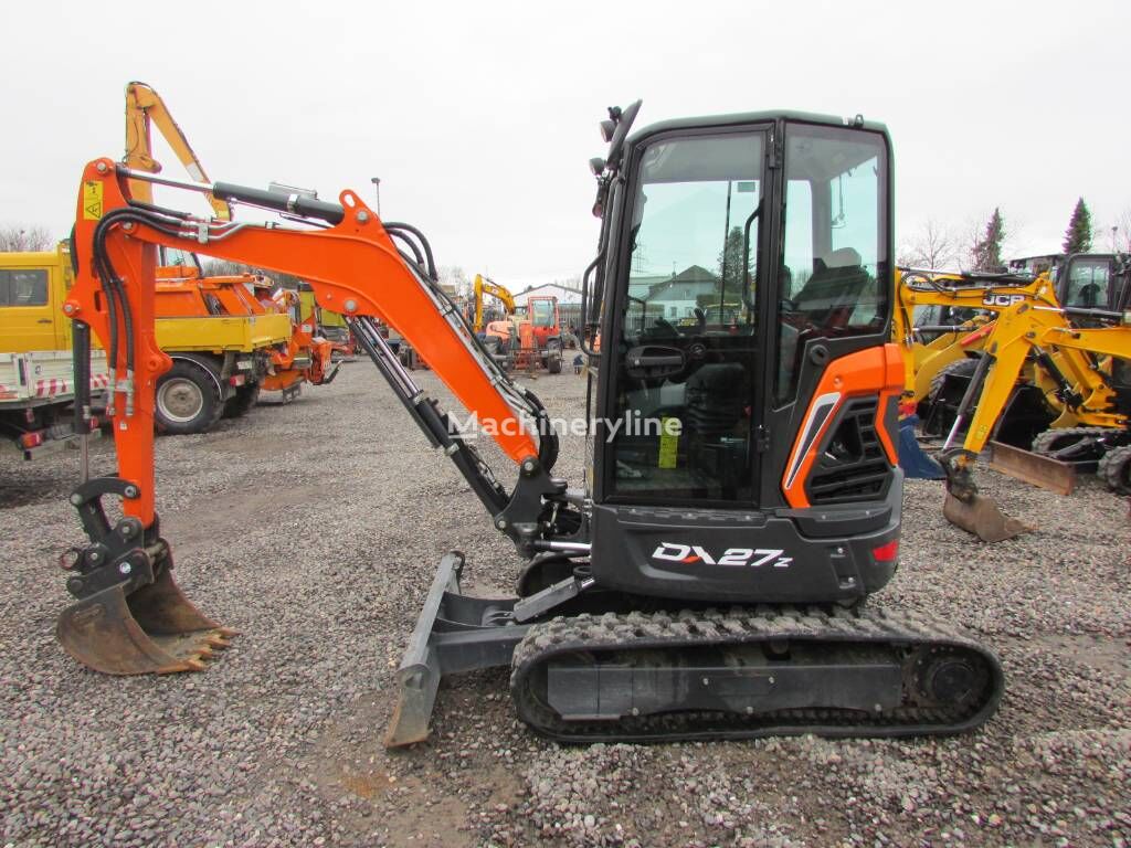 Doosan DX 27 Z Minibagger 32.000 EUR net / Bobcat E27 Z miniexcavadora